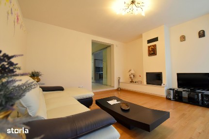 Casa cocheta pentru familii moderne - strada privata