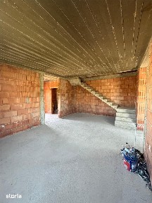 MOSNITA - DUPLEX SPATIOS - COMPARTIMENTARE EXCELENTA