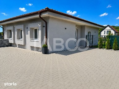 Duplex pe un singur nivel 3 camere 2 bai 235 mp teren in Talmaciu