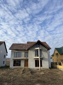 Casa de vanzare Comuna LIVEZILE ( Bistrita - Nasaud )