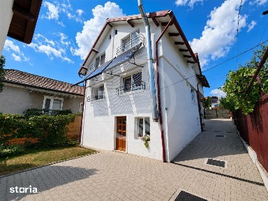 Casa individuala, 8 camere, situata in cartierul Dambul Rotund!