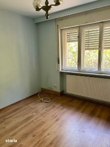 Casa cu etaj de vanzare, langa Parcul Cetatii