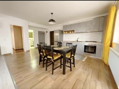 Apartament 2 camere, parcare Razoare Floresti