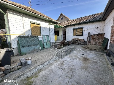 Casa 4 camere, la Roșu Interior