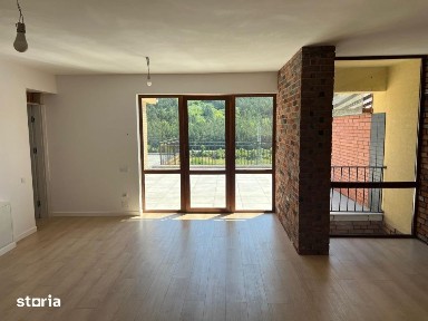 Apartament de 4 camere, 120 mp, terasa de 70 mp, view SUPERB, zona Viv