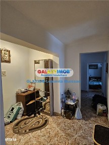 Vanzare apartament 3 camere decomandat Targoviste Central
