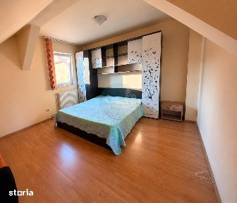 Apartament 3 camere balcon zona Vasile Aaron