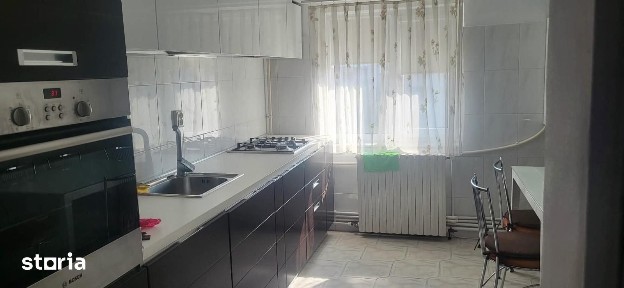 APARTAMENT 3 CAMERE DECOMANDAT,ZONA DACIA