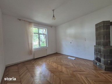 Apartament 3 camere semidecomandate, Centru, terasa, curte