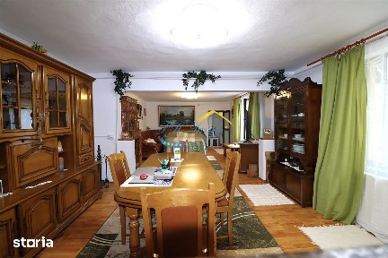 Vila de vanzare, Baicoi