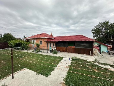Casa in judetul Olt, comuna Tufeni, sat Stoborăști