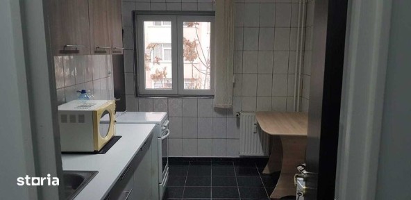 Vand apartament 3 camere zona Dristor