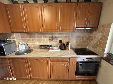 Apartament 3 camere de vanzare, 75 mp - Cartierul Carpati II