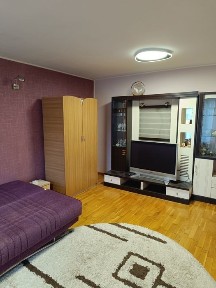 Primesc în gazdă la vilă