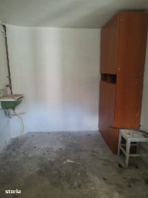 Spatiu 60 mp, Central, pretabil diverse activitati/ depozitare/ locuit