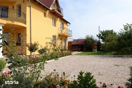 RECO Casa Pensiune de inchiriat in Sanmartin - 8 camere