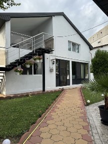 3Case de vanzare in Mamaia Nord