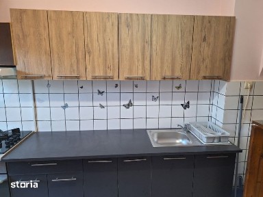 Închiriez apartament cu 2 camere
