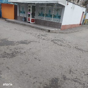 Inchriez spatiu comercial