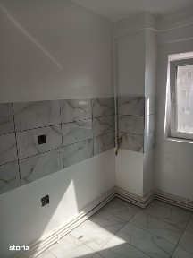 2 CAM MIRCEA CEL BATRAN DECOMANDAT, INTERMEDIAR