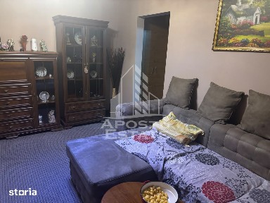 Apartament cu 2 camere de vanzare, etaj4/5, Zona Lipovei, Timisoara