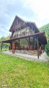 Vand vila situata pe Valea Lotrioarei