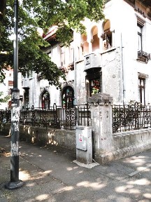 apt dec 3 cam+boxa 75 mp,in vila,str Roma, proprietar