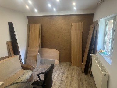 Casa 4 camere singur curte