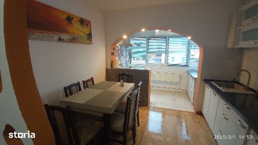 Inchiriez apartament cu 3 camere, zona Gara Mare (str Gh Doja)
