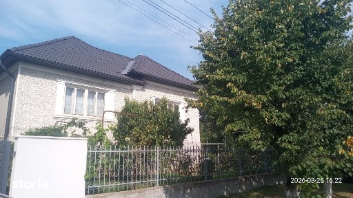 Casa de vanzare cu 22 ari teren