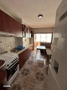 apartament 3 camere de inchiriat