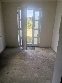 Casa de vânzare cu teren.