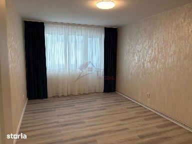 Etaj 2 - Alexandru - Chimicale, 3 camere decomandat model mare cu geam