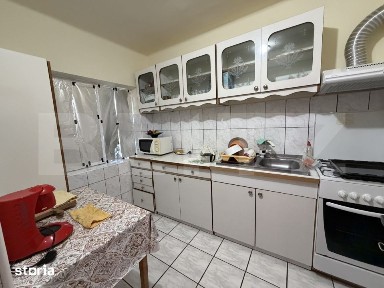 Casa cu 4 camere si un teren de 2500 mp