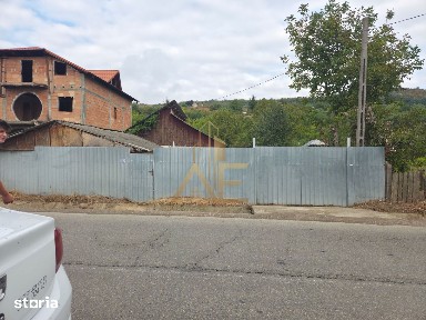 Casă bătrânească+Teren intravilan de vânzare (1970mp) la 20min de Bacău