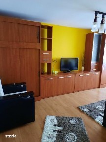 inchiriez apartament 3 camere decomandat