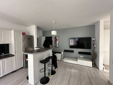 Inchiriez apartament