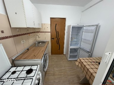 Apartament 2 camere, zona Plevnei, etaj 3 cu acoperis, renovat