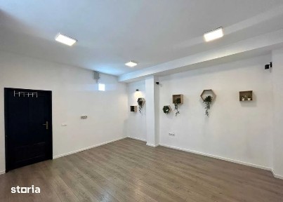 Spatiu birou renovat cu parcare inclusa in zona semicentrala
