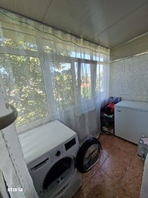 De vinzare apartament cu 2 camere,decomandat,52mp + boxa