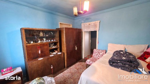 Apartament 2 camere - Lupeni | Str Principală, vizavi de Spital