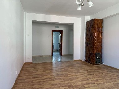 Vand apartament renovat spațios cu 3 camere, Strada Ion Pillat Botosani