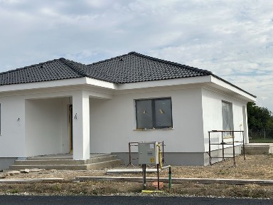 Vand casa in Paulesti semifinisata