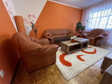Se inchiriaza apartament cu 3 camere