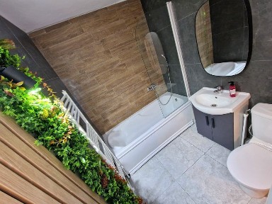Închiriez apartament 3 camere zona trocadero Hasdeu centru