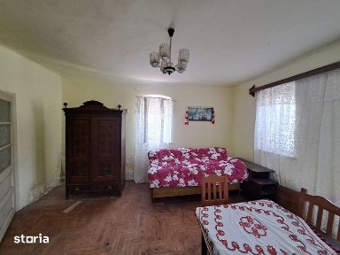 Vand casa si teren arabil extravilan
