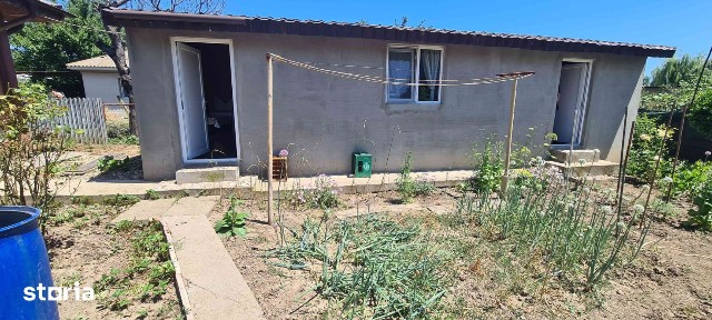 Lazu casa 3 dormitoare, teren 515 mp