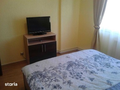 Inchiriez apartament 2 camere decomandat