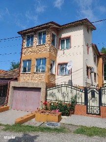 Stefanesti | Proprietate cu doua imobile | Teren 3.297 mp | La 4 km de