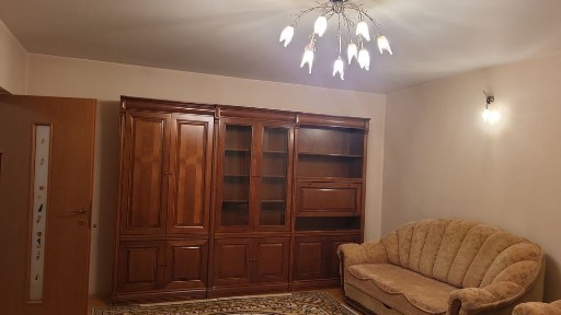 Apartament 2 camere de închiriat Calea Calarasi colt cu Matei Basarab, 63 mp decomandat etaj 3/8 mobilat,utilat complet la 3 min metrou Piața Muncii